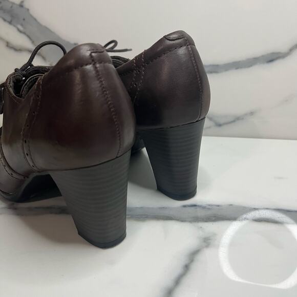 Clarks Women's Brown Leather Academia Witchcore Oxford Lace Up Booties Sz 8 - Picture 4 of 7